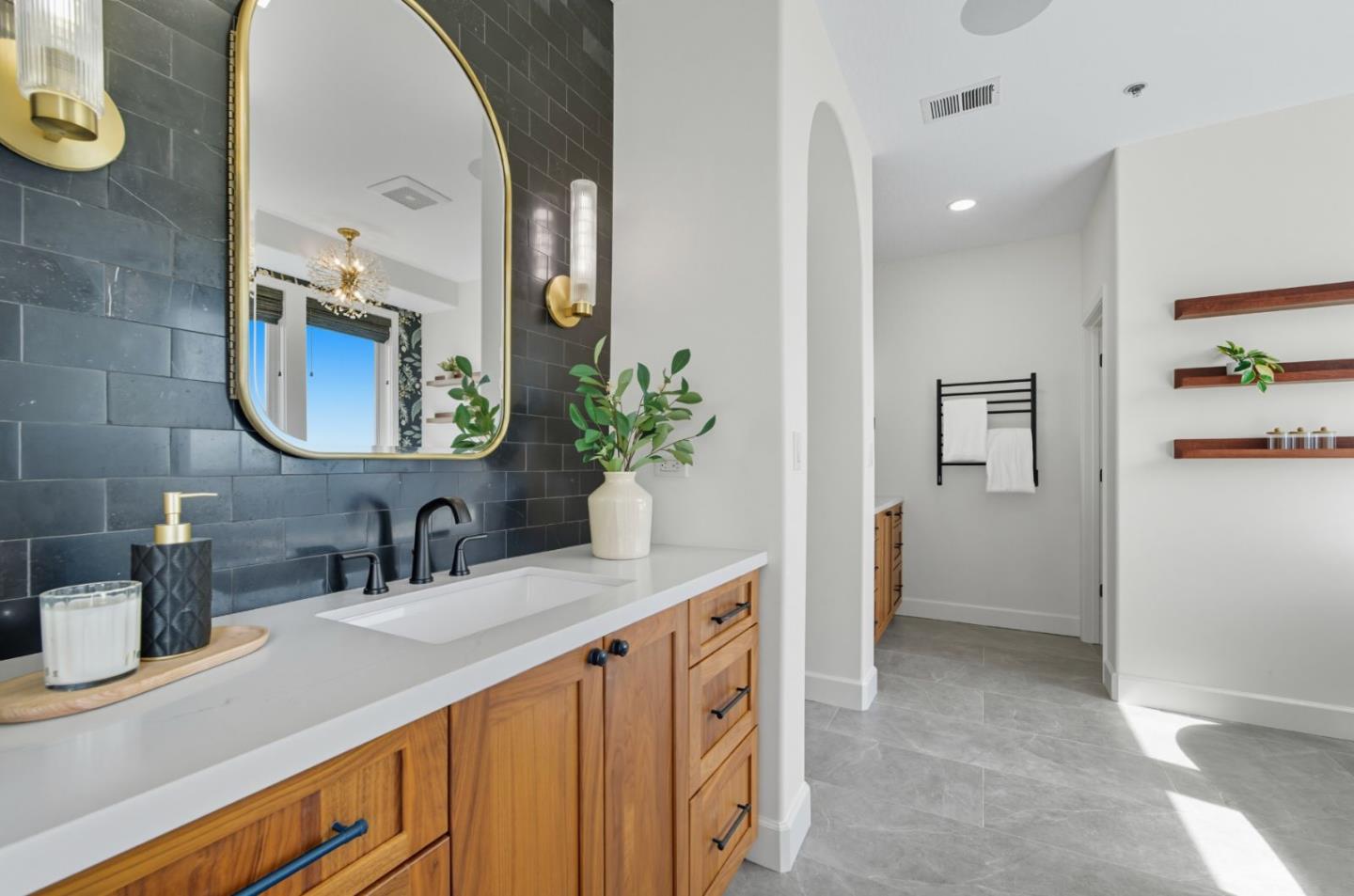 Detail Gallery Image 23 of 36 For 3 Mandalay Pl, South San Francisco,  CA 94080 - 3 Beds | 2/1 Baths