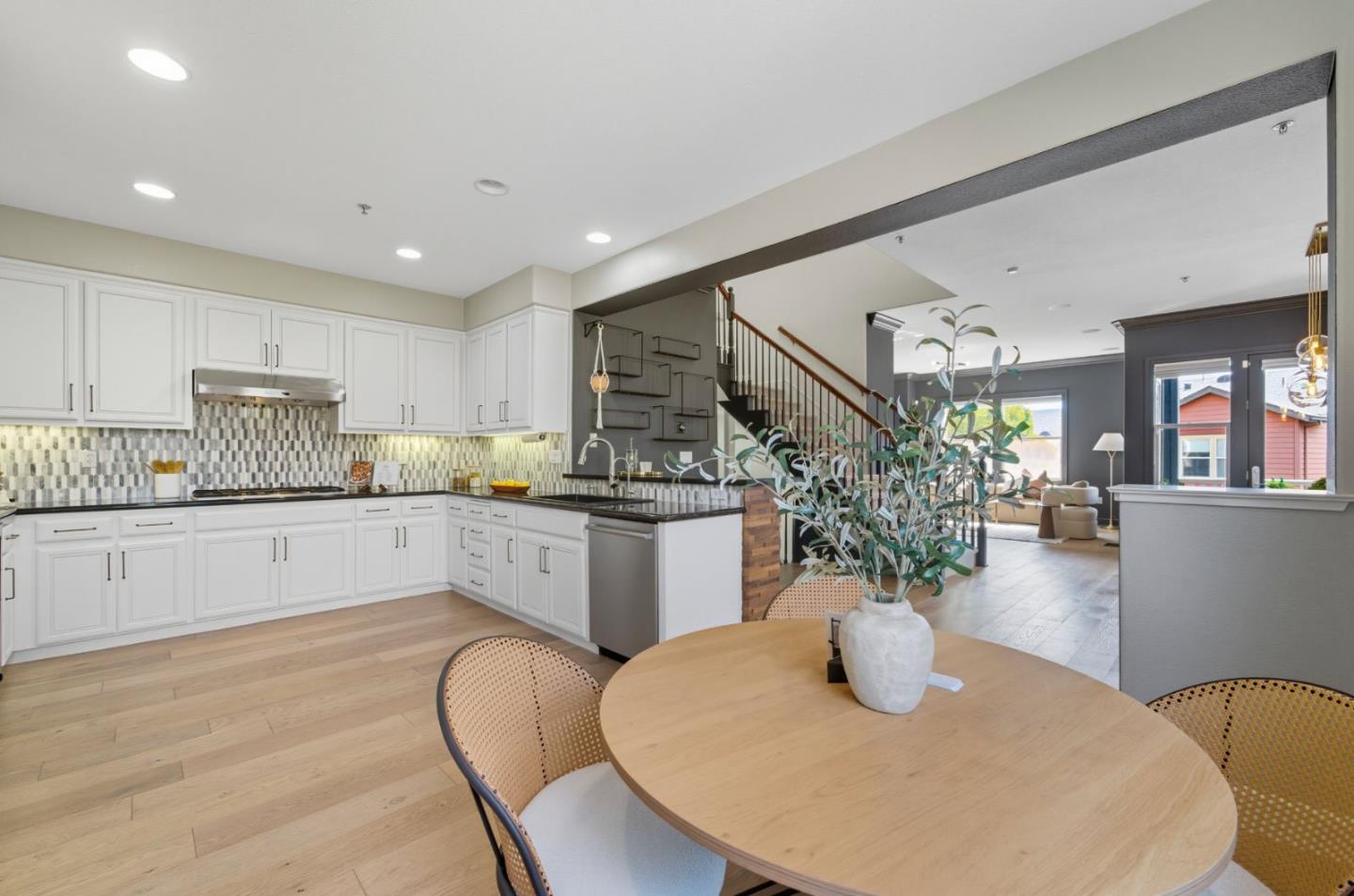 Detail Gallery Image 5 of 36 For 3 Mandalay Pl, South San Francisco,  CA 94080 - 3 Beds | 2/1 Baths