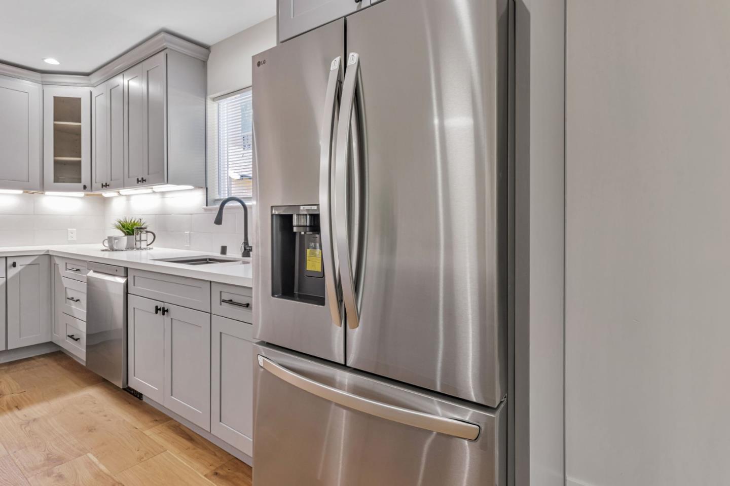 Detail Gallery Image 14 of 54 For 1372 Davis St, San Jose,  CA 95126 - 5 Beds | 3 Baths