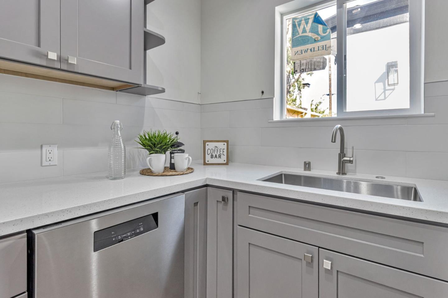 Detail Gallery Image 47 of 54 For 1372 Davis St, San Jose,  CA 95126 - 5 Beds | 3 Baths