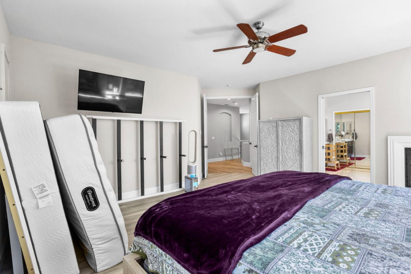 Detail Gallery Image 16 of 85 For 19127 Legend Ct, Morgan Hill,  CA 95037 - 4 Beds | 3/1 Baths