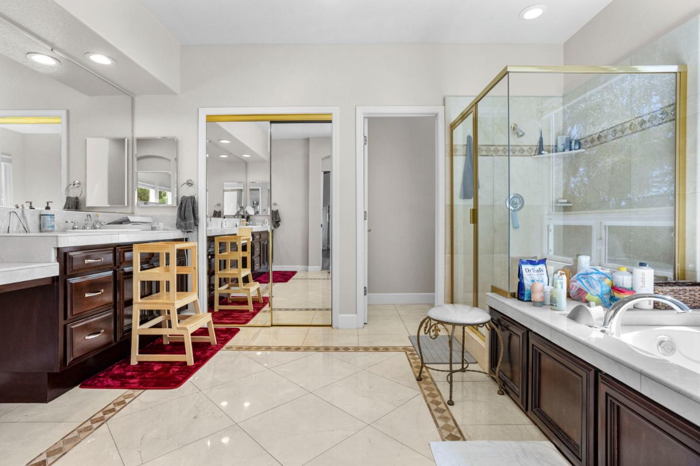 Detail Gallery Image 18 of 85 For 19127 Legend Ct, Morgan Hill,  CA 95037 - 4 Beds | 3/1 Baths