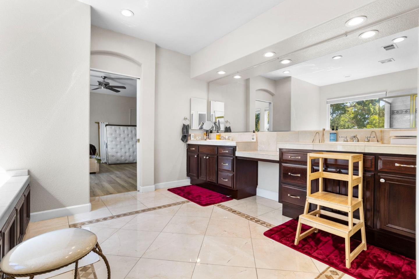 Detail Gallery Image 22 of 85 For 19127 Legend Ct, Morgan Hill,  CA 95037 - 4 Beds | 3/1 Baths