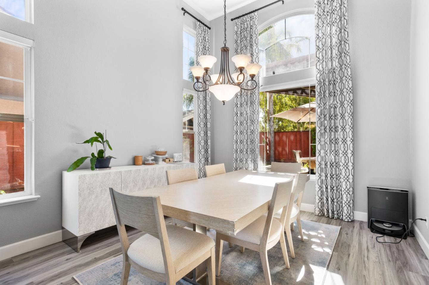 Detail Gallery Image 32 of 85 For 19127 Legend Ct, Morgan Hill,  CA 95037 - 4 Beds | 3/1 Baths