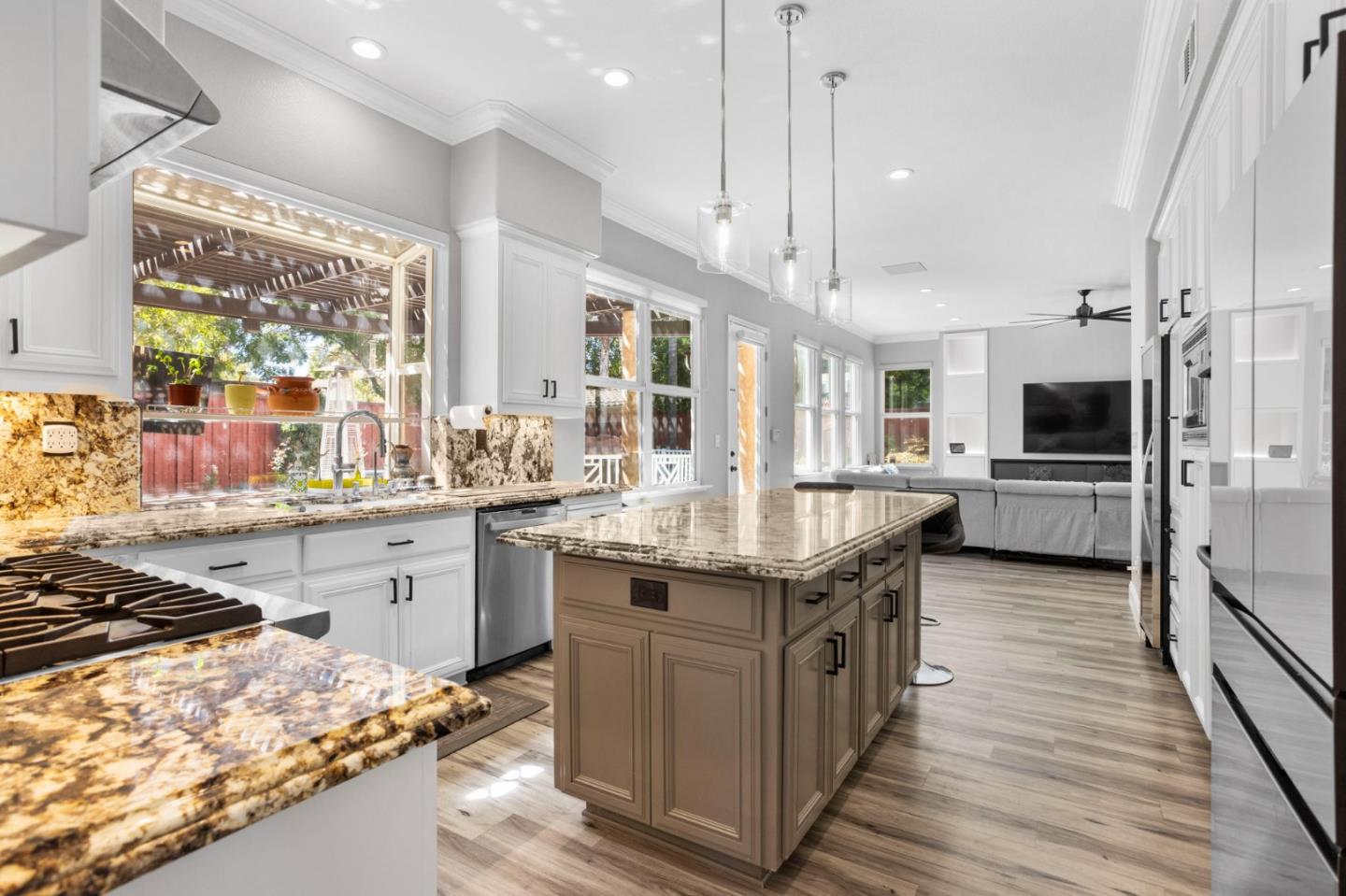 Detail Gallery Image 33 of 85 For 19127 Legend Ct, Morgan Hill,  CA 95037 - 4 Beds | 3/1 Baths