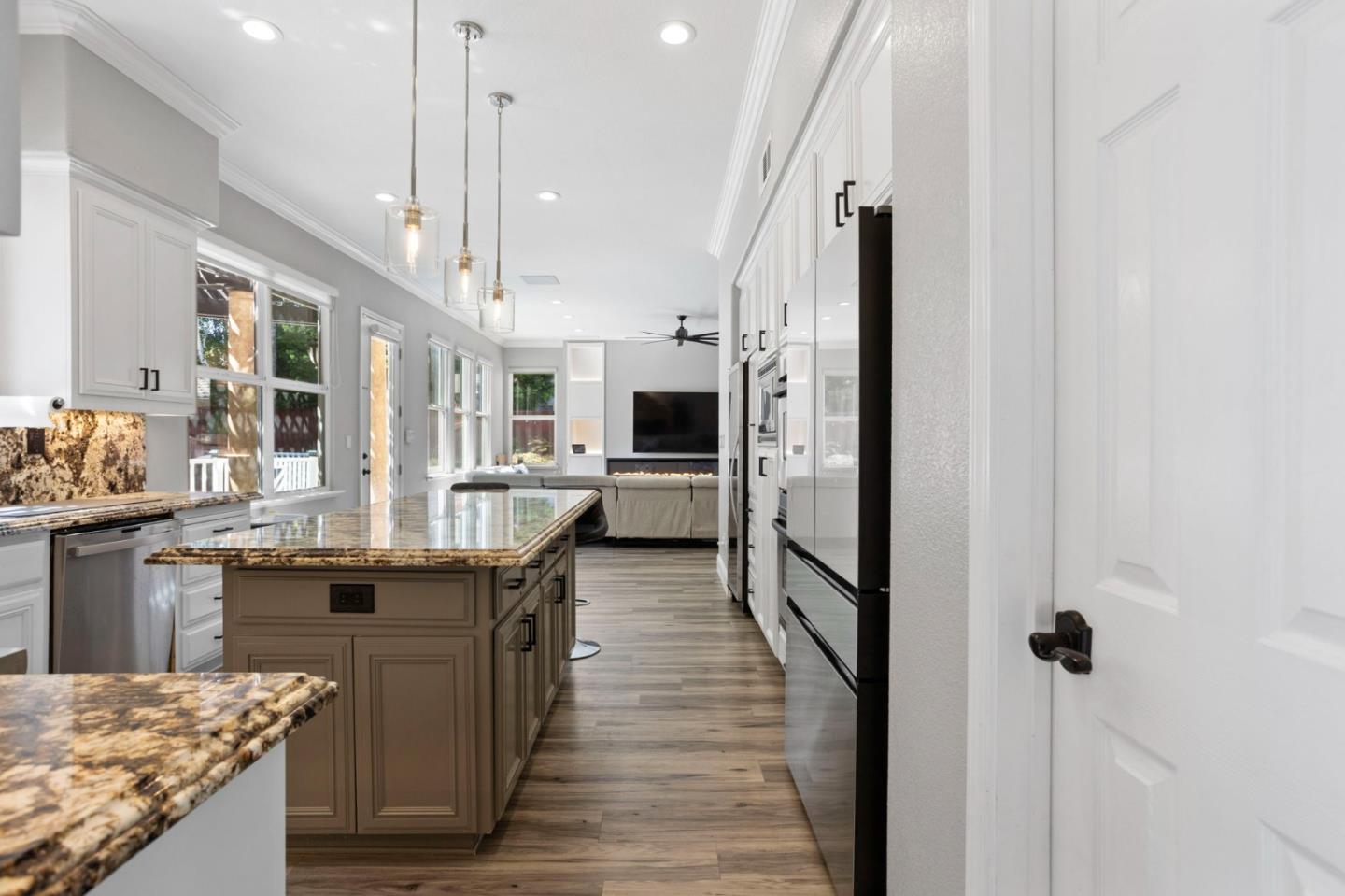 Detail Gallery Image 34 of 85 For 19127 Legend Ct, Morgan Hill,  CA 95037 - 4 Beds | 3/1 Baths