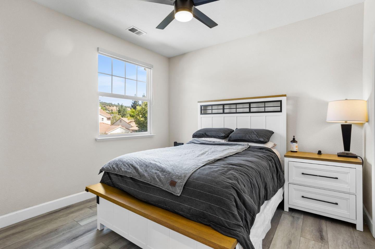 Detail Gallery Image 4 of 85 For 19127 Legend Ct, Morgan Hill,  CA 95037 - 4 Beds | 3/1 Baths