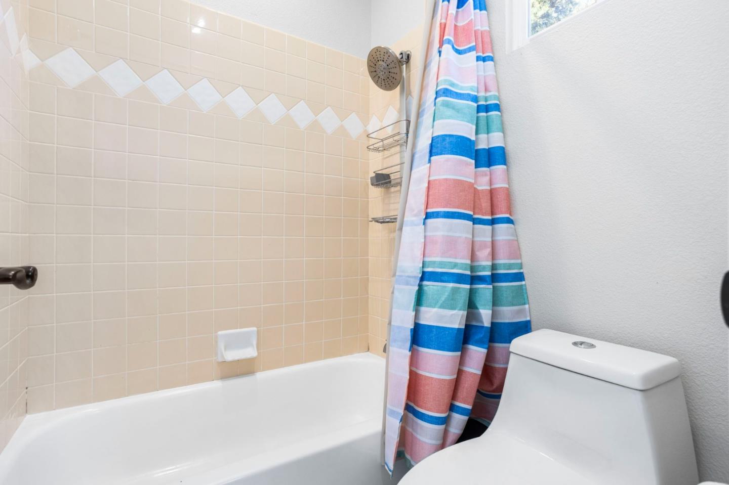 Detail Gallery Image 9 of 85 For 19127 Legend Ct, Morgan Hill,  CA 95037 - 4 Beds | 3/1 Baths