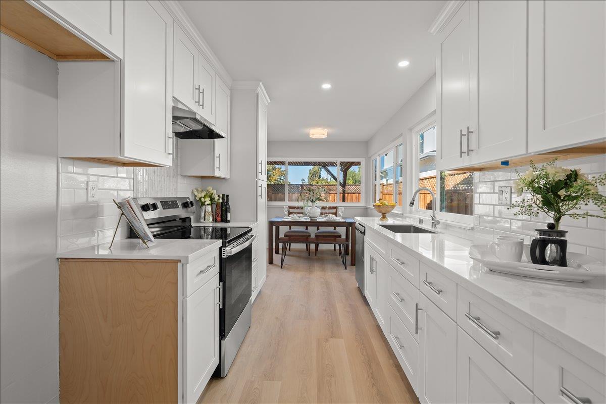 Detail Gallery Image 11 of 33 For 1683 Zinnia Ln, San Jose,  CA 95124 - 3 Beds | 2 Baths