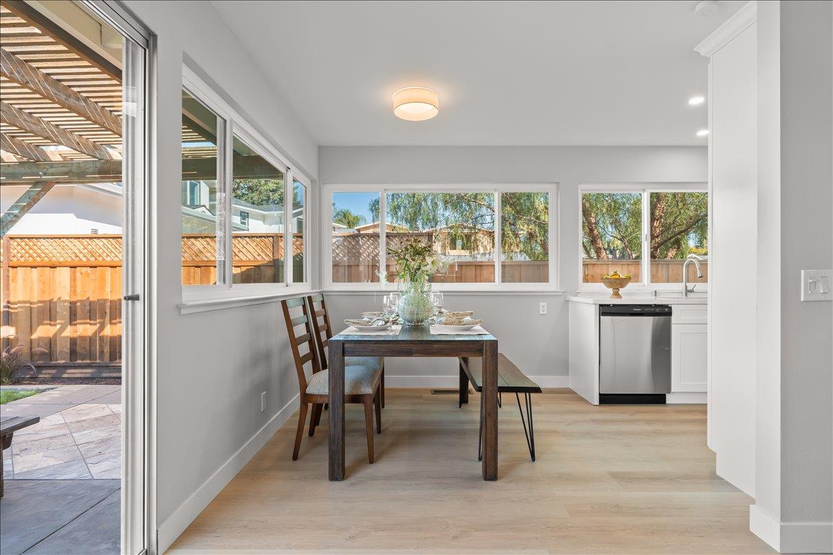 Detail Gallery Image 15 of 33 For 1683 Zinnia Ln, San Jose,  CA 95124 - 3 Beds | 2 Baths