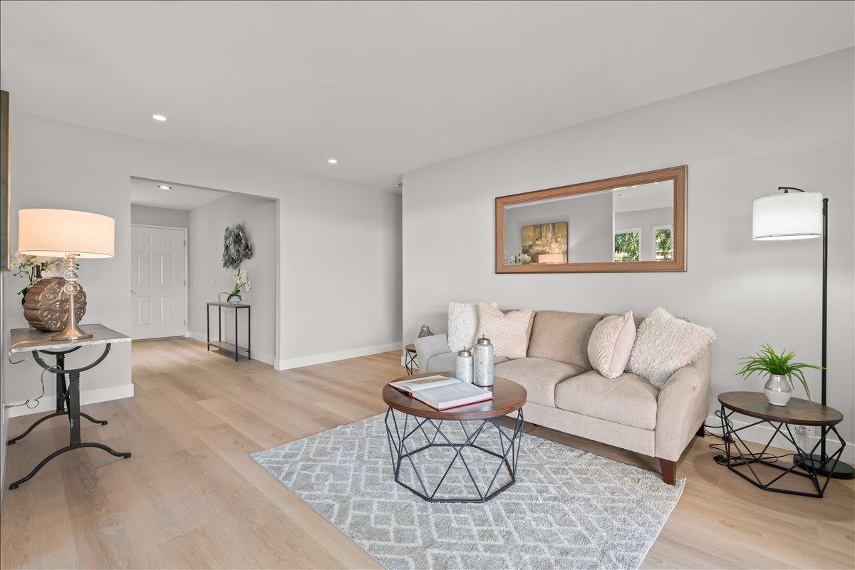 Detail Gallery Image 16 of 33 For 1683 Zinnia Ln, San Jose,  CA 95124 - 3 Beds | 2 Baths