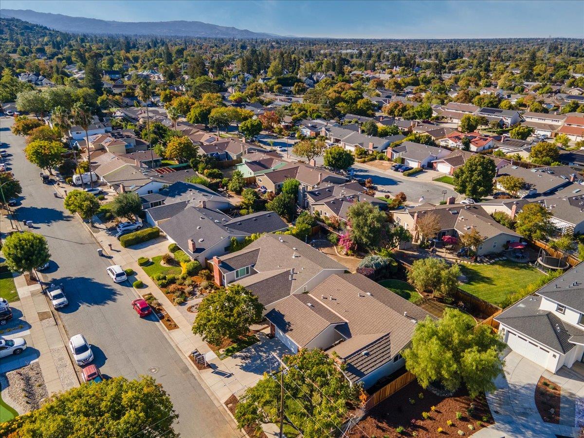 Detail Gallery Image 33 of 33 For 1683 Zinnia Ln, San Jose,  CA 95124 - 3 Beds | 2 Baths