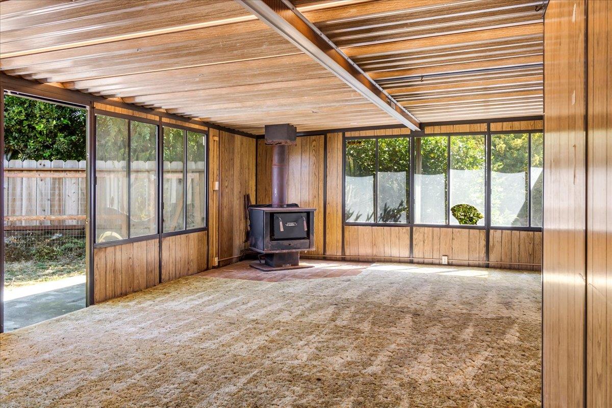 Detail Gallery Image 14 of 44 For 318 La Jolla Cir, Salinas,  CA 93901 - 5 Beds | 3/1 Baths