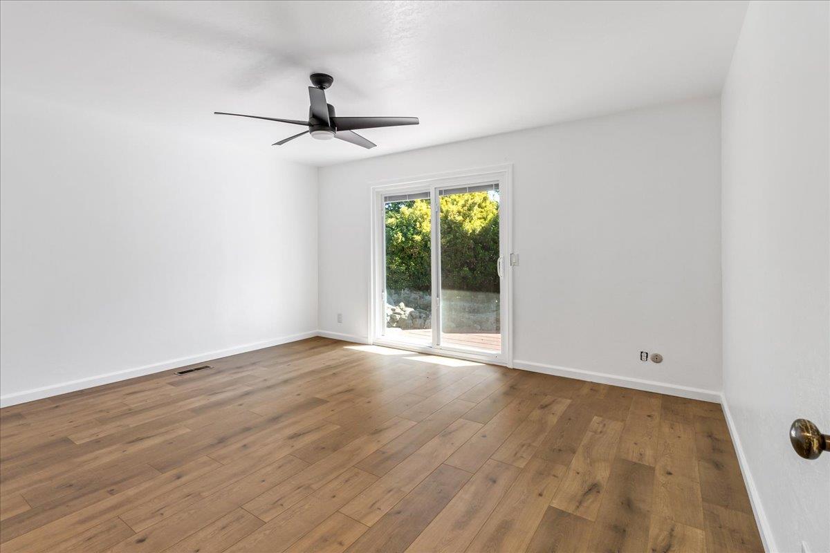 Detail Gallery Image 15 of 44 For 318 La Jolla Cir, Salinas,  CA 93901 - 5 Beds | 3/1 Baths