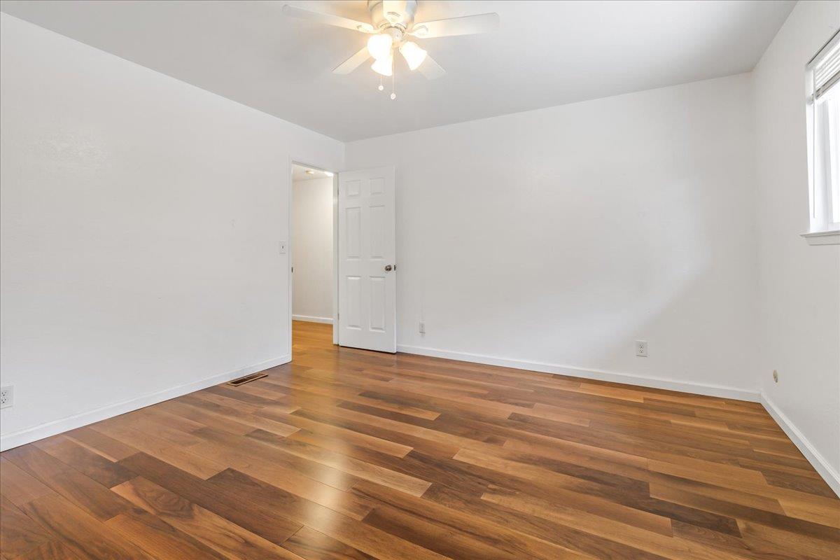 Detail Gallery Image 22 of 44 For 318 La Jolla Cir, Salinas,  CA 93901 - 5 Beds | 3/1 Baths