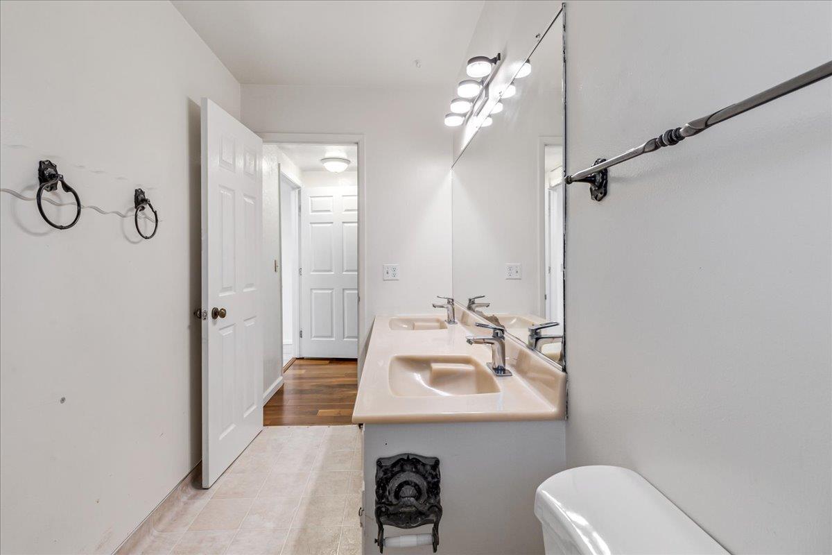 Detail Gallery Image 24 of 44 For 318 La Jolla Cir, Salinas,  CA 93901 - 5 Beds | 3/1 Baths