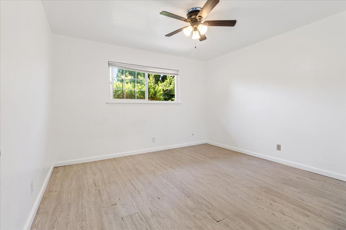 Detail Gallery Image 25 of 44 For 318 La Jolla Cir, Salinas,  CA 93901 - 5 Beds | 3/1 Baths