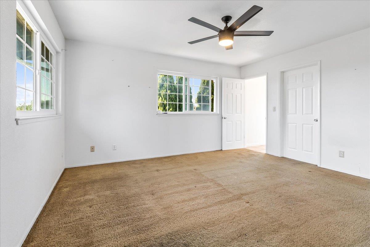 Detail Gallery Image 30 of 44 For 318 La Jolla Cir, Salinas,  CA 93901 - 5 Beds | 3/1 Baths