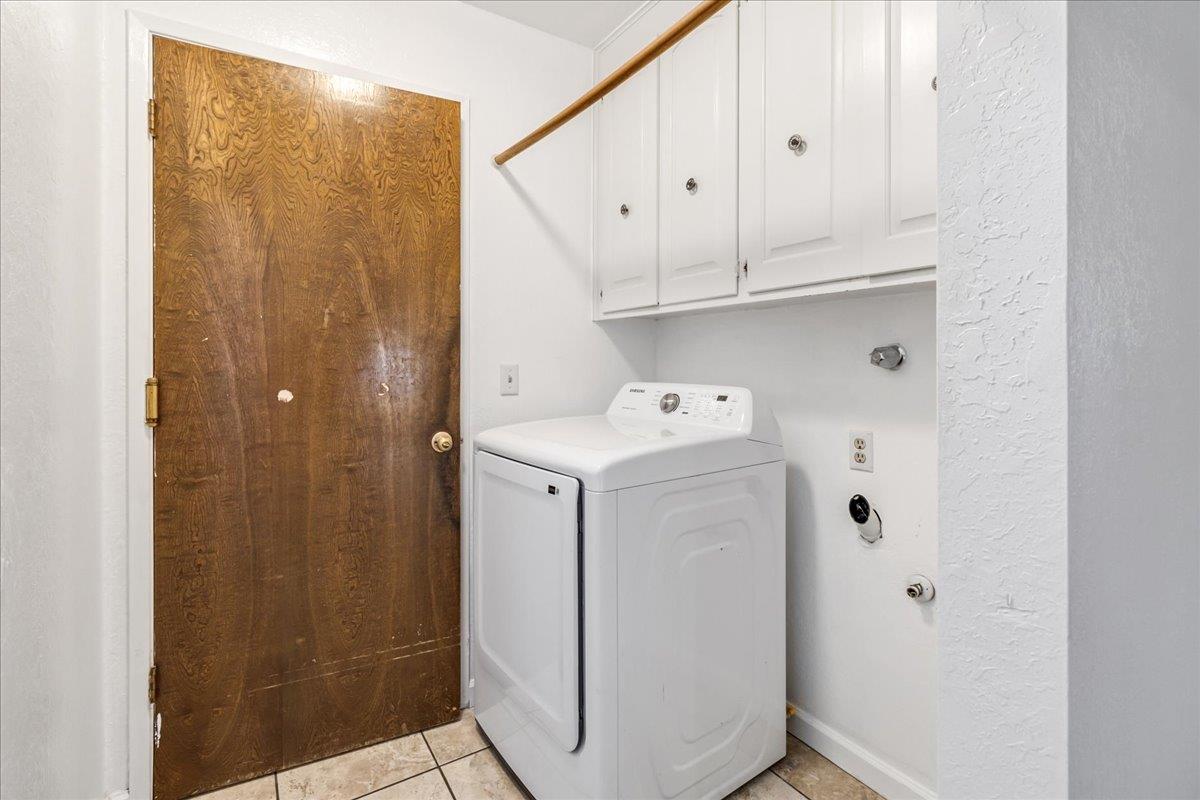 Detail Gallery Image 33 of 44 For 318 La Jolla Cir, Salinas,  CA 93901 - 5 Beds | 3/1 Baths