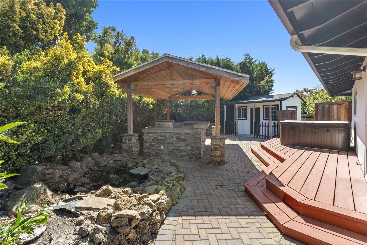 Detail Gallery Image 34 of 44 For 318 La Jolla Cir, Salinas,  CA 93901 - 5 Beds | 3/1 Baths