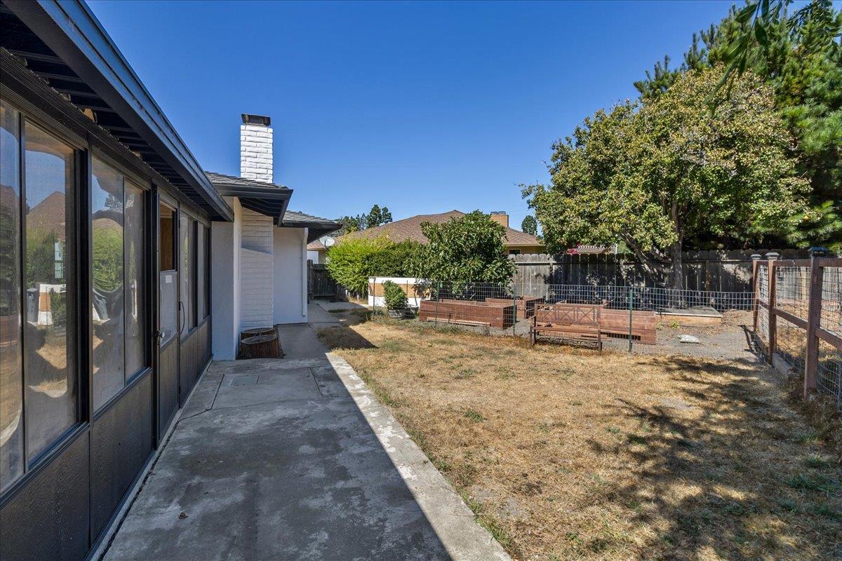 Detail Gallery Image 42 of 44 For 318 La Jolla Cir, Salinas,  CA 93901 - 5 Beds | 3/1 Baths