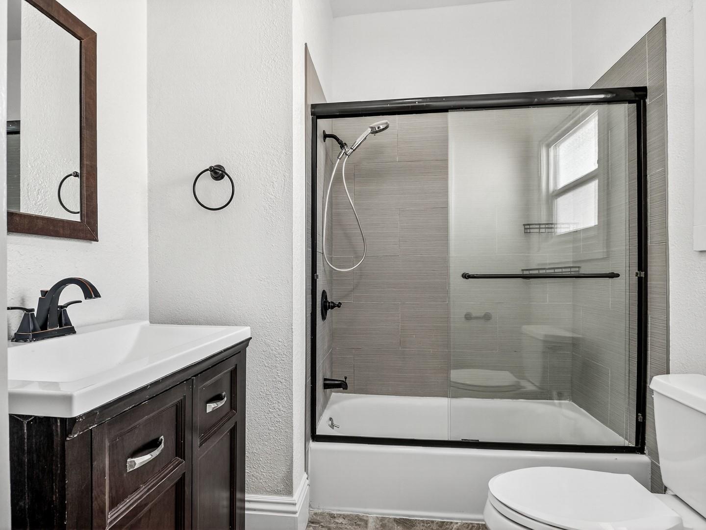 Detail Gallery Image 25 of 61 For 421 N 13th St, San Jose,  CA 95112 - 7 Beds | 6 Baths