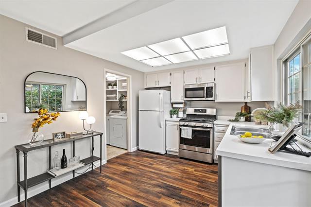 Detail Gallery Image 4 of 13 For 832 N Jackson Ave, San Jose,  CA 95133 - 3 Beds | 1/1 Baths