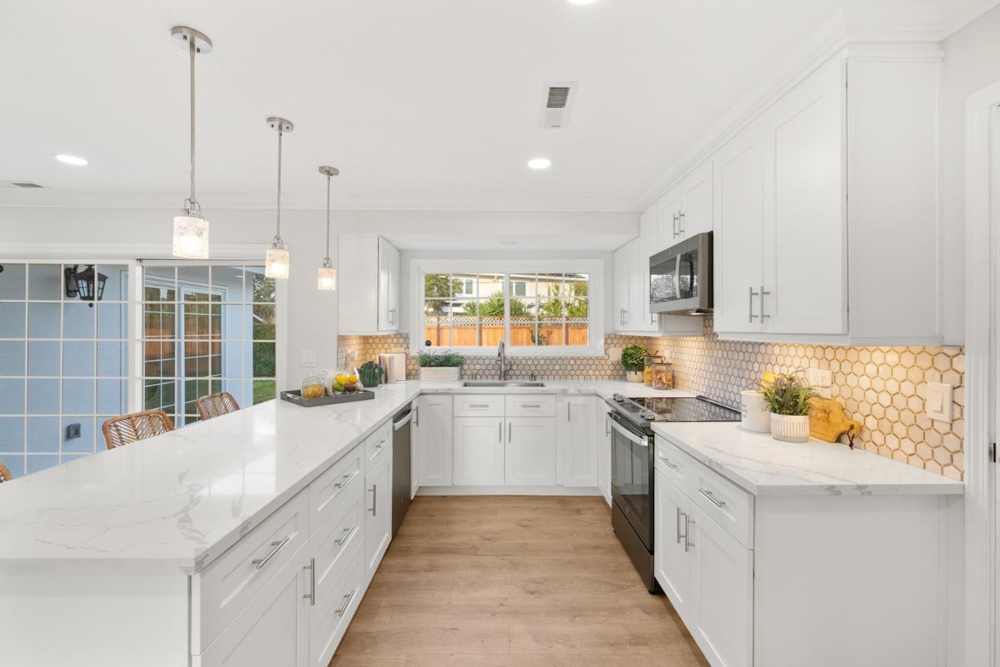 Detail Gallery Image 9 of 30 For 5066 Carter Ave, San Jose,  CA 95118 - 4 Beds | 2 Baths