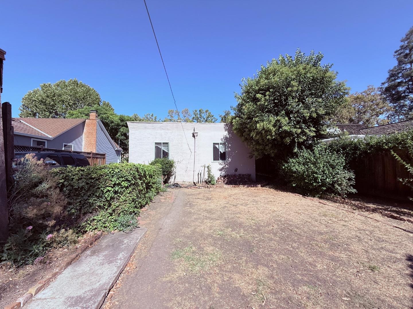 Detail Gallery Image 12 of 13 For 956 Schiele Ave, San Jose,  CA 95126 - 2 Beds | 1 Baths