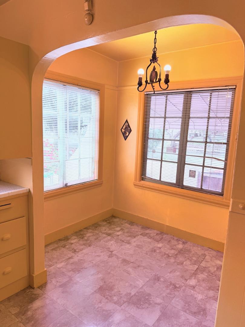 Detail Gallery Image 3 of 13 For 956 Schiele Ave, San Jose,  CA 95126 - 2 Beds | 1 Baths