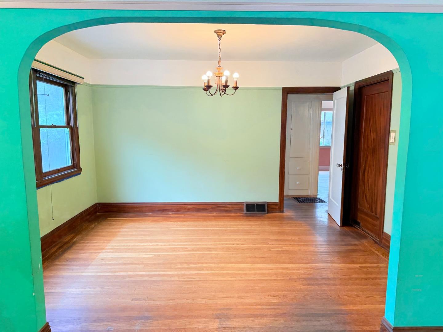 Detail Gallery Image 6 of 13 For 956 Schiele Ave, San Jose,  CA 95126 - 2 Beds | 1 Baths