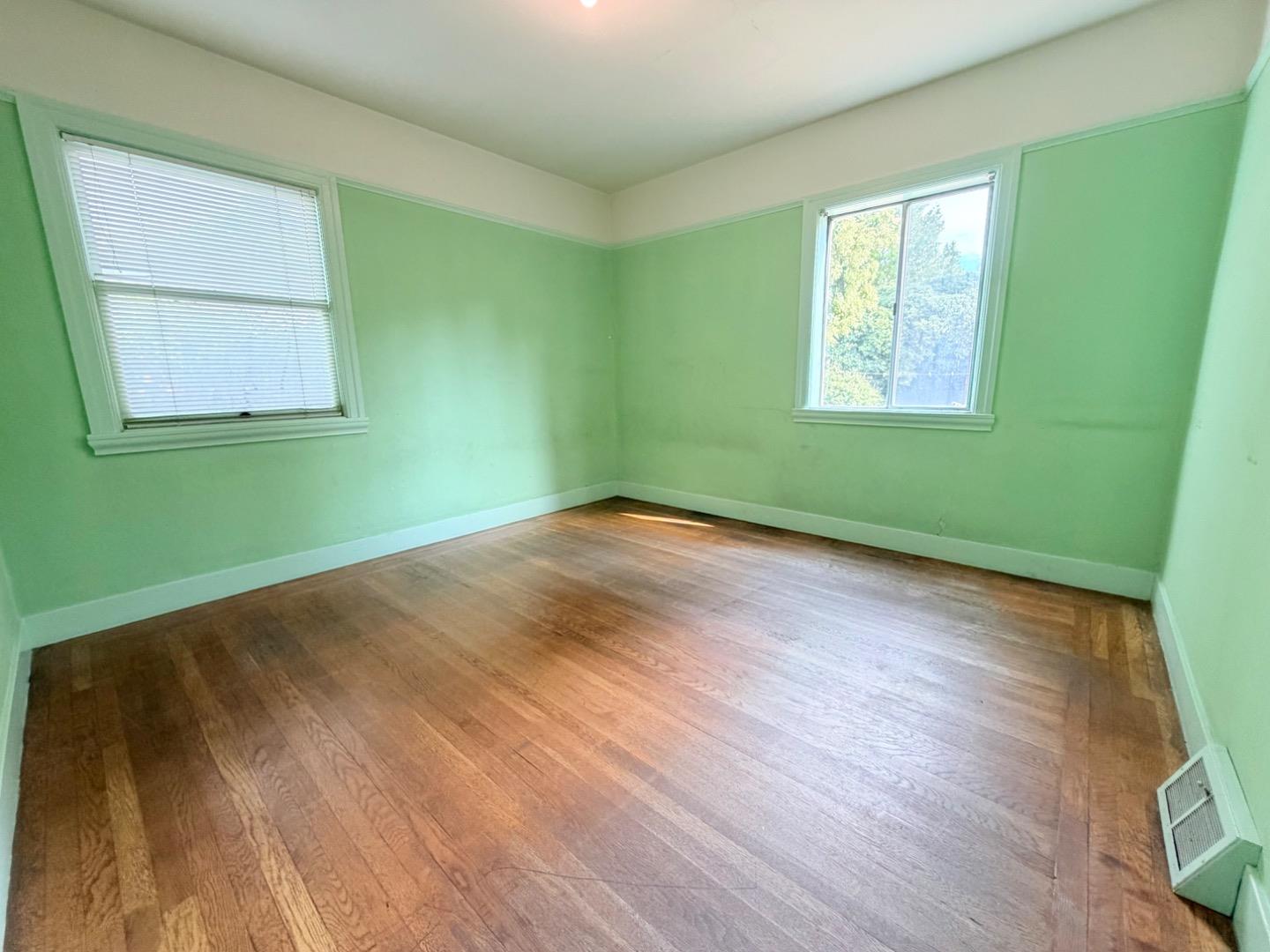 Detail Gallery Image 8 of 13 For 956 Schiele Ave, San Jose,  CA 95126 - 2 Beds | 1 Baths