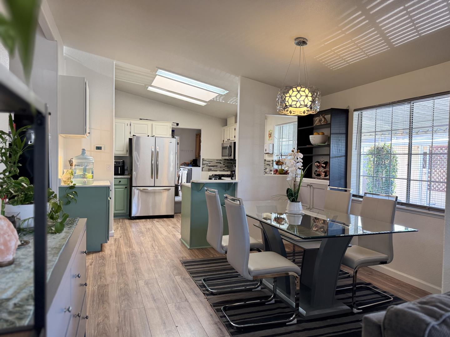 Detail Gallery Image 10 of 30 For 1085 Tasman Dr #416,  Sunnyvale,  CA 94089 - 4 Beds | 2 Baths