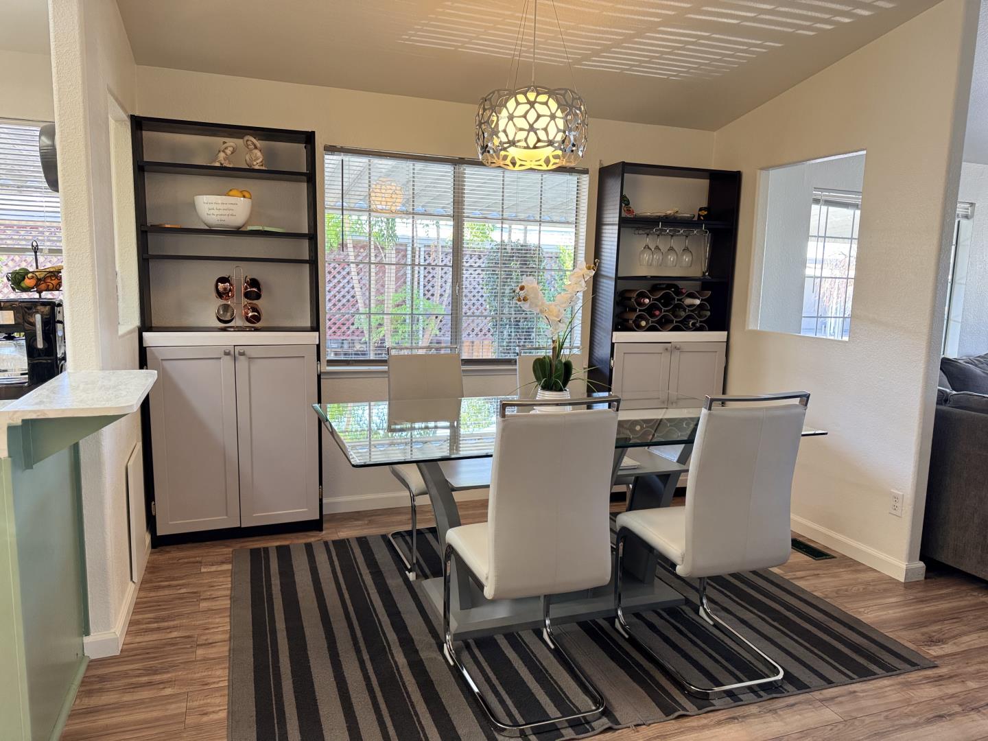 Detail Gallery Image 11 of 30 For 1085 Tasman Dr #416,  Sunnyvale,  CA 94089 - 4 Beds | 2 Baths