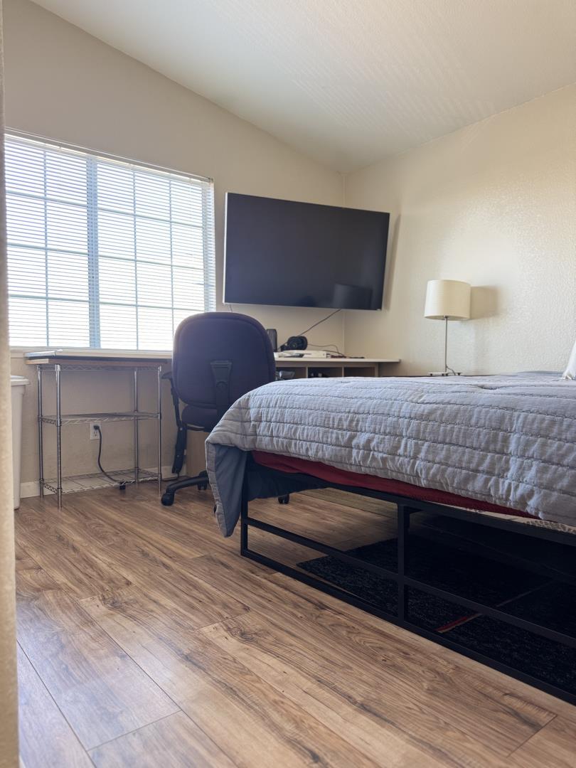 Detail Gallery Image 6 of 30 For 1085 Tasman Dr #416,  Sunnyvale,  CA 94089 - 4 Beds | 2 Baths