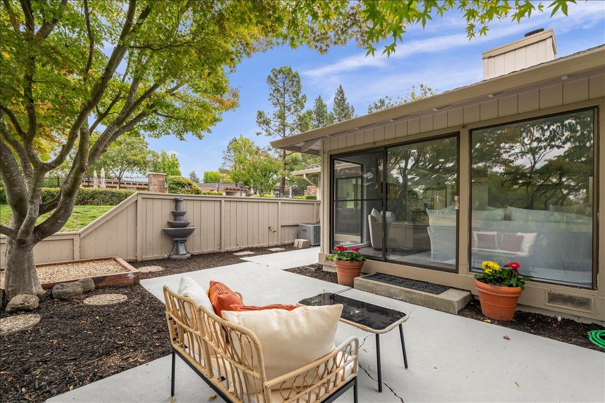 Detail Gallery Image 31 of 37 For 631 Silver Lake Dr, Danville,  CA 94526 - 2 Beds | 2 Baths