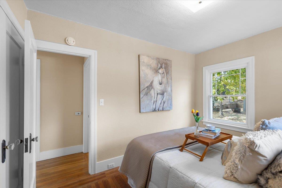 Detail Gallery Image 16 of 28 For 4023 Laurel Ave, Oakland,  CA 94602 - 2 Beds | 1 Baths