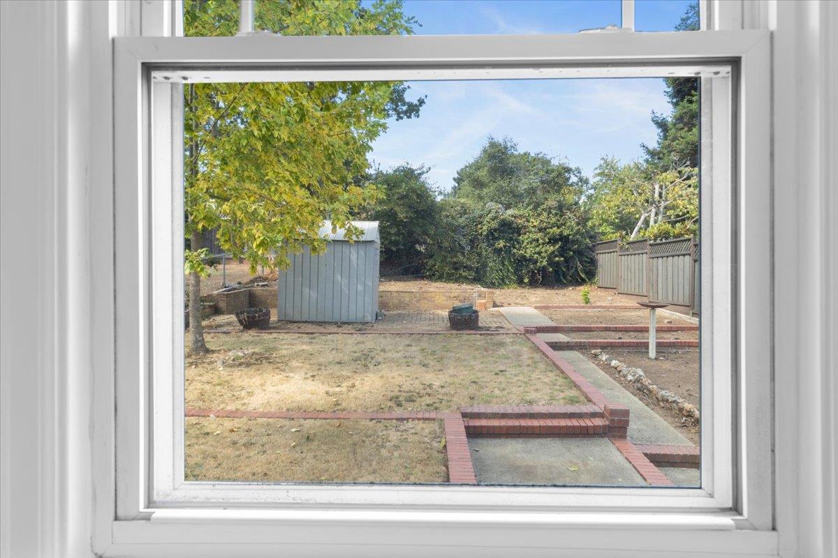 Detail Gallery Image 17 of 28 For 4023 Laurel Ave, Oakland,  CA 94602 - 2 Beds | 1 Baths