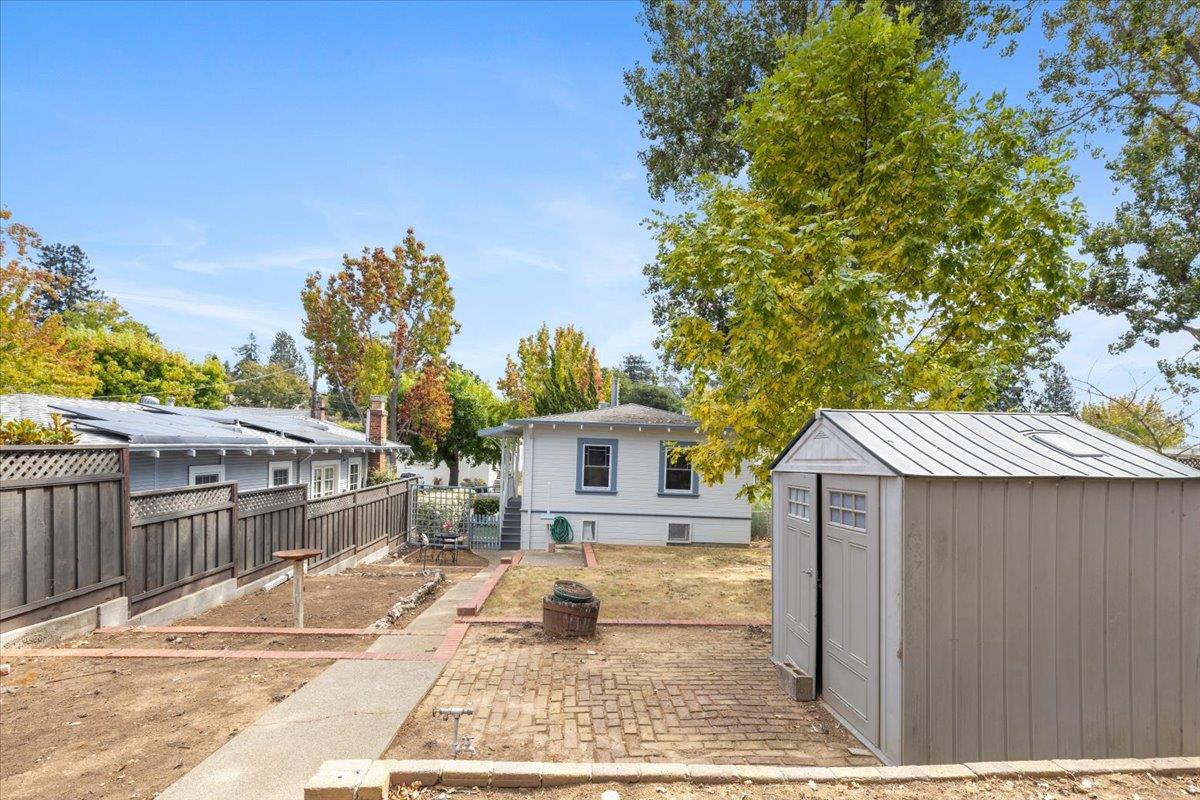 Detail Gallery Image 21 of 28 For 4023 Laurel Ave, Oakland,  CA 94602 - 2 Beds | 1 Baths