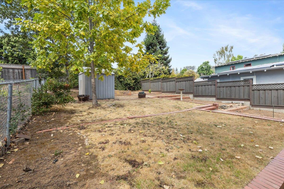 Detail Gallery Image 23 of 28 For 4023 Laurel Ave, Oakland,  CA 94602 - 2 Beds | 1 Baths