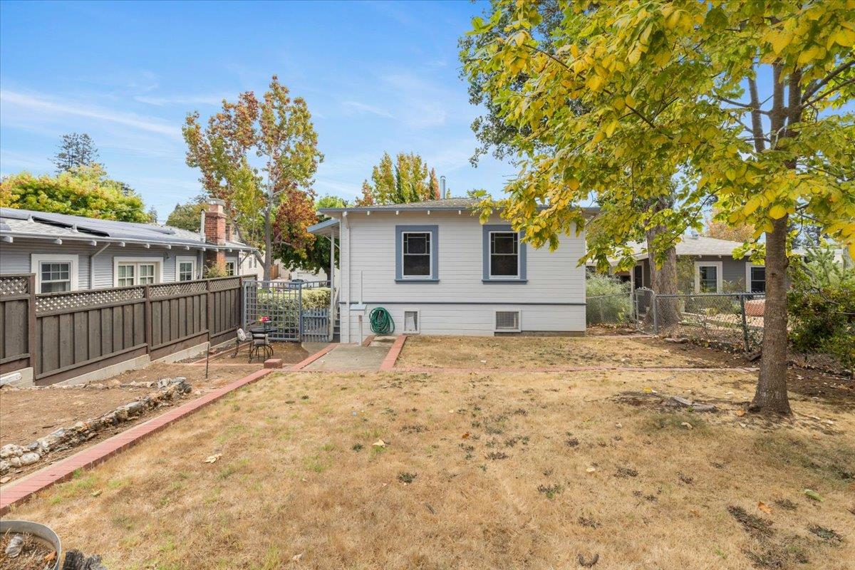 Detail Gallery Image 24 of 28 For 4023 Laurel Ave, Oakland,  CA 94602 - 2 Beds | 1 Baths