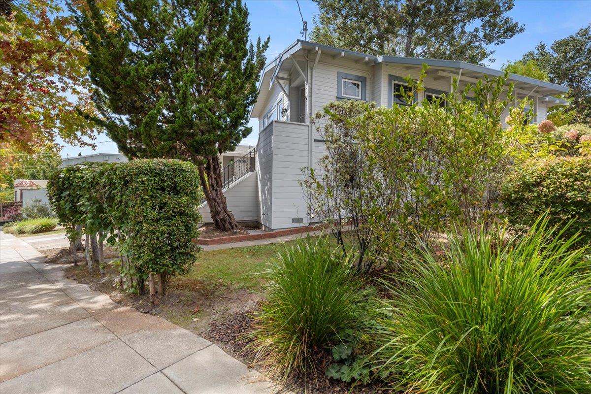 Detail Gallery Image 25 of 28 For 4023 Laurel Ave, Oakland,  CA 94602 - 2 Beds | 1 Baths