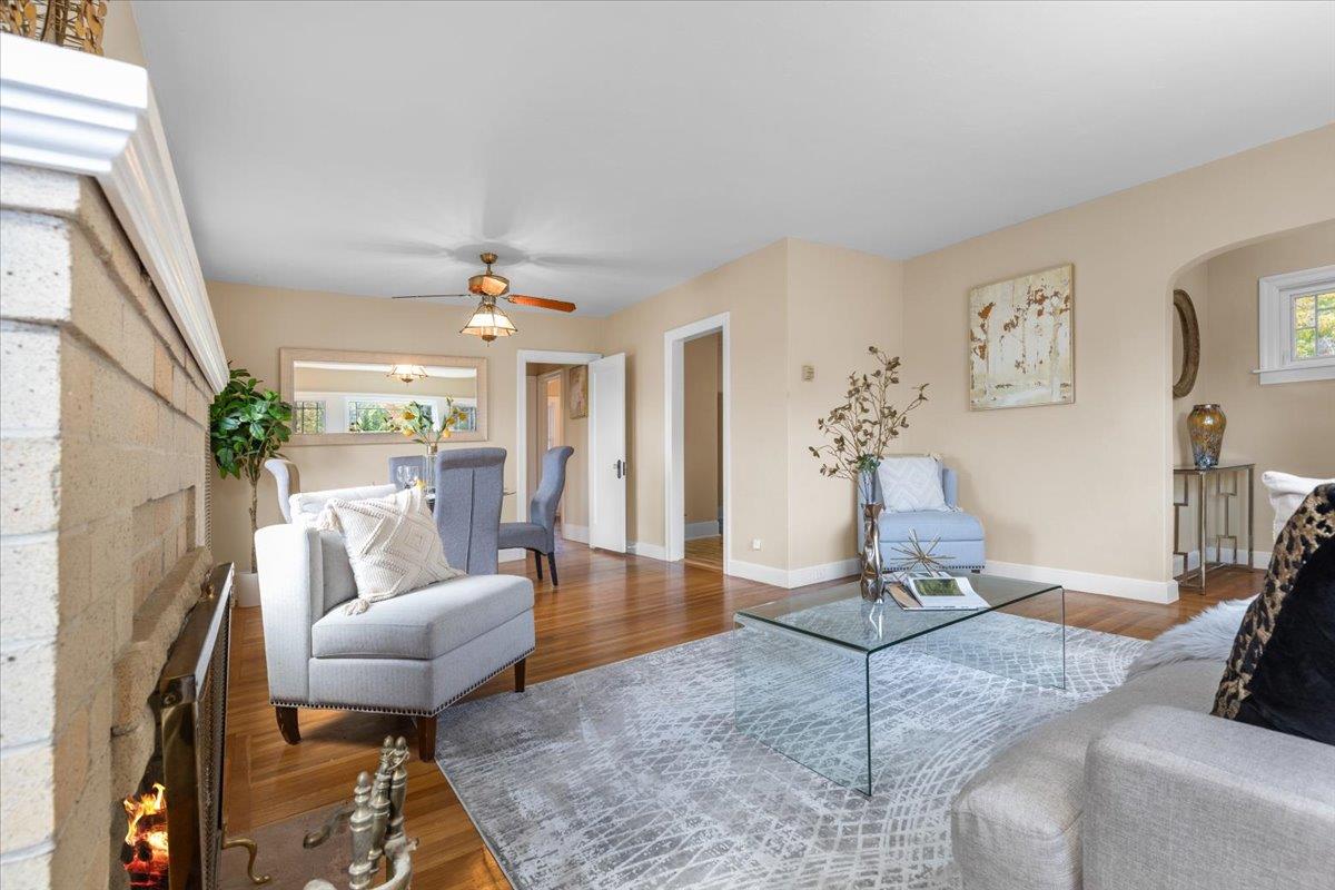 Detail Gallery Image 3 of 28 For 4023 Laurel Ave, Oakland,  CA 94602 - 2 Beds | 1 Baths