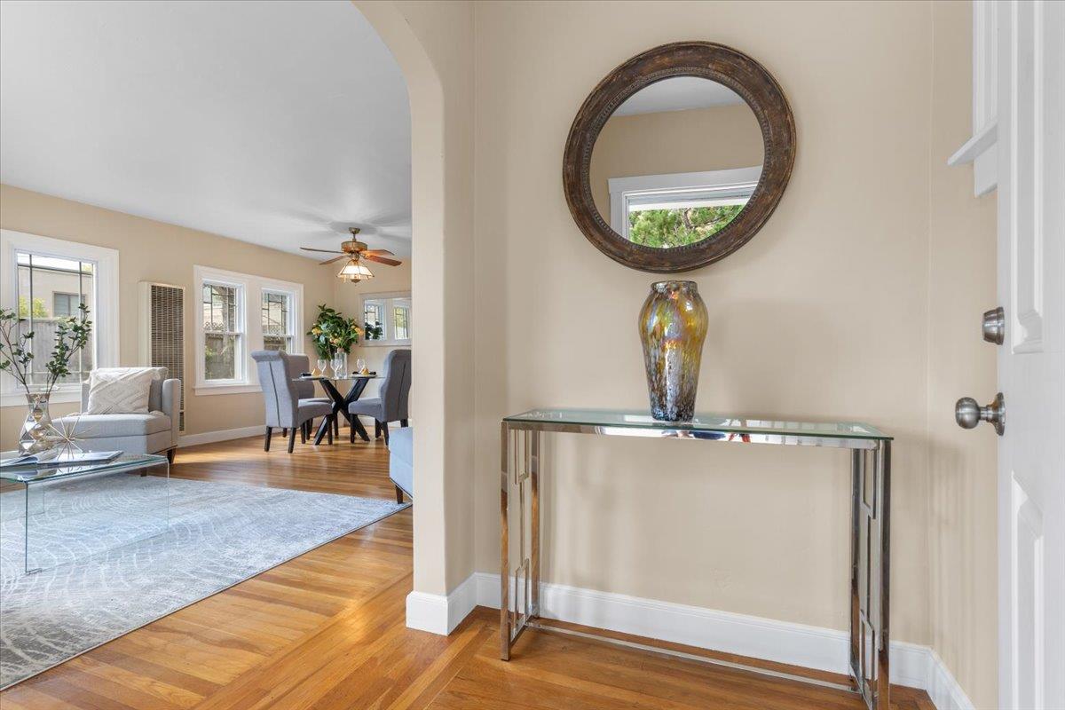 Detail Gallery Image 5 of 28 For 4023 Laurel Ave, Oakland,  CA 94602 - 2 Beds | 1 Baths