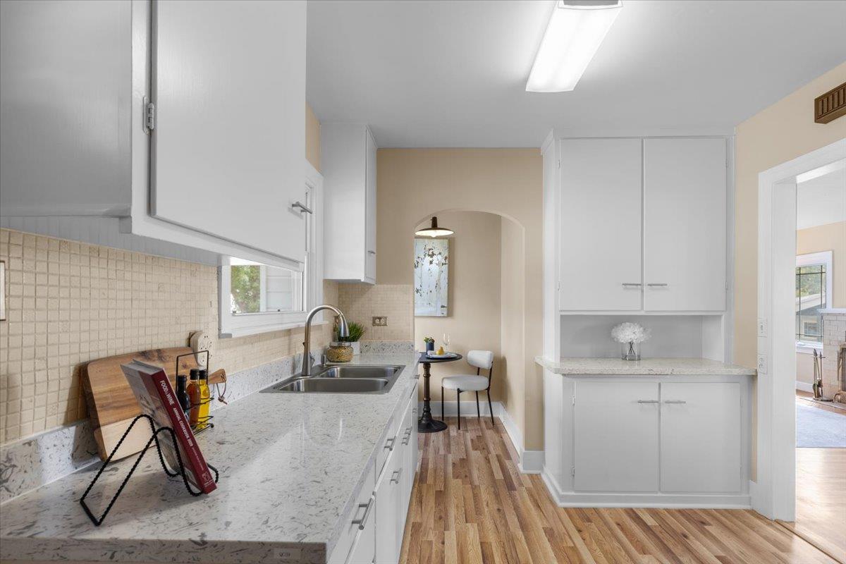 Detail Gallery Image 8 of 28 For 4023 Laurel Ave, Oakland,  CA 94602 - 2 Beds | 1 Baths