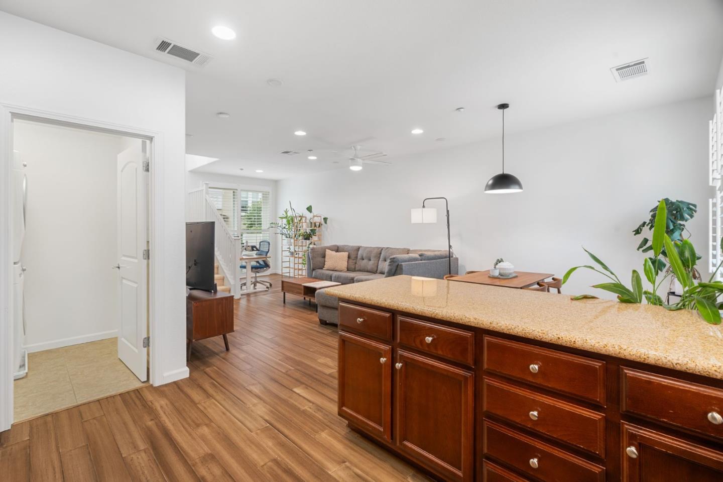 Detail Gallery Image 13 of 32 For 188 Heligan Ln. #1,  Livermore,  CA 94551 - 2 Beds | 2 Baths