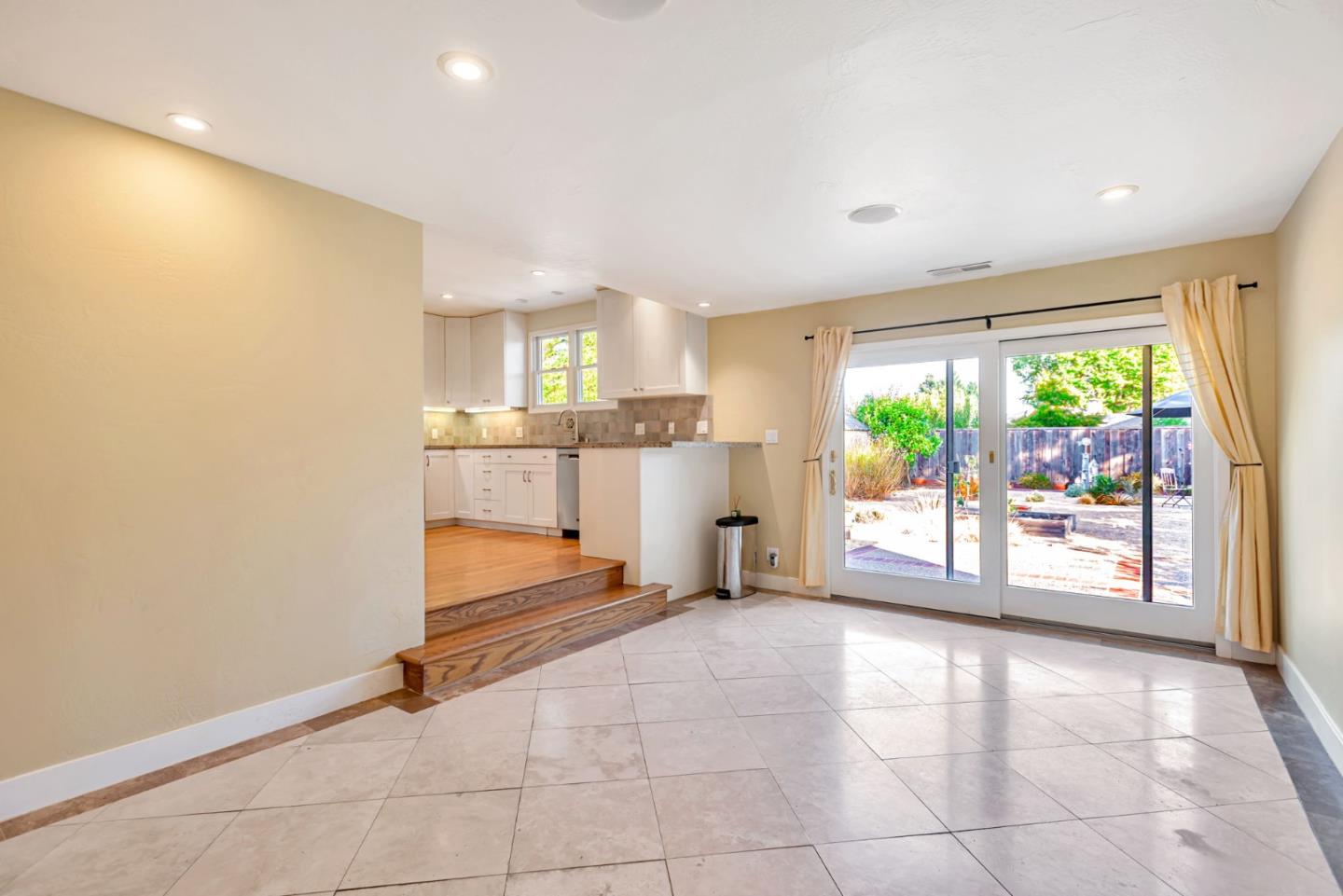 Detail Gallery Image 11 of 36 For 312 23rd Ave, San Mateo,  CA 94403 - 3 Beds | 3 Baths