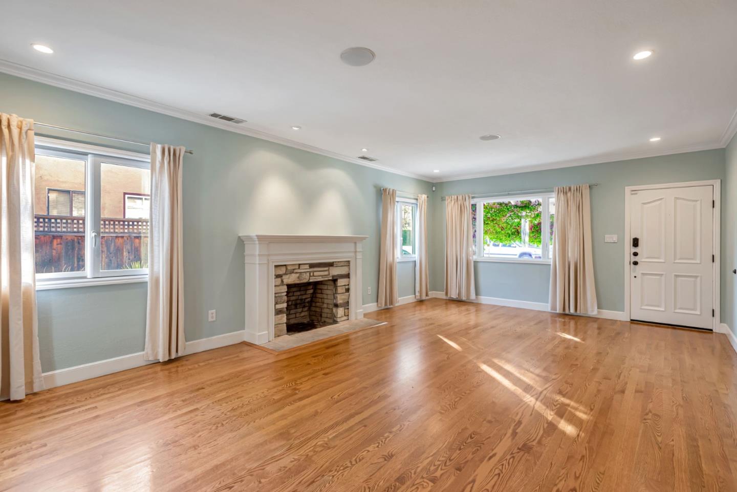 Detail Gallery Image 4 of 36 For 312 23rd Ave, San Mateo,  CA 94403 - 3 Beds | 3 Baths