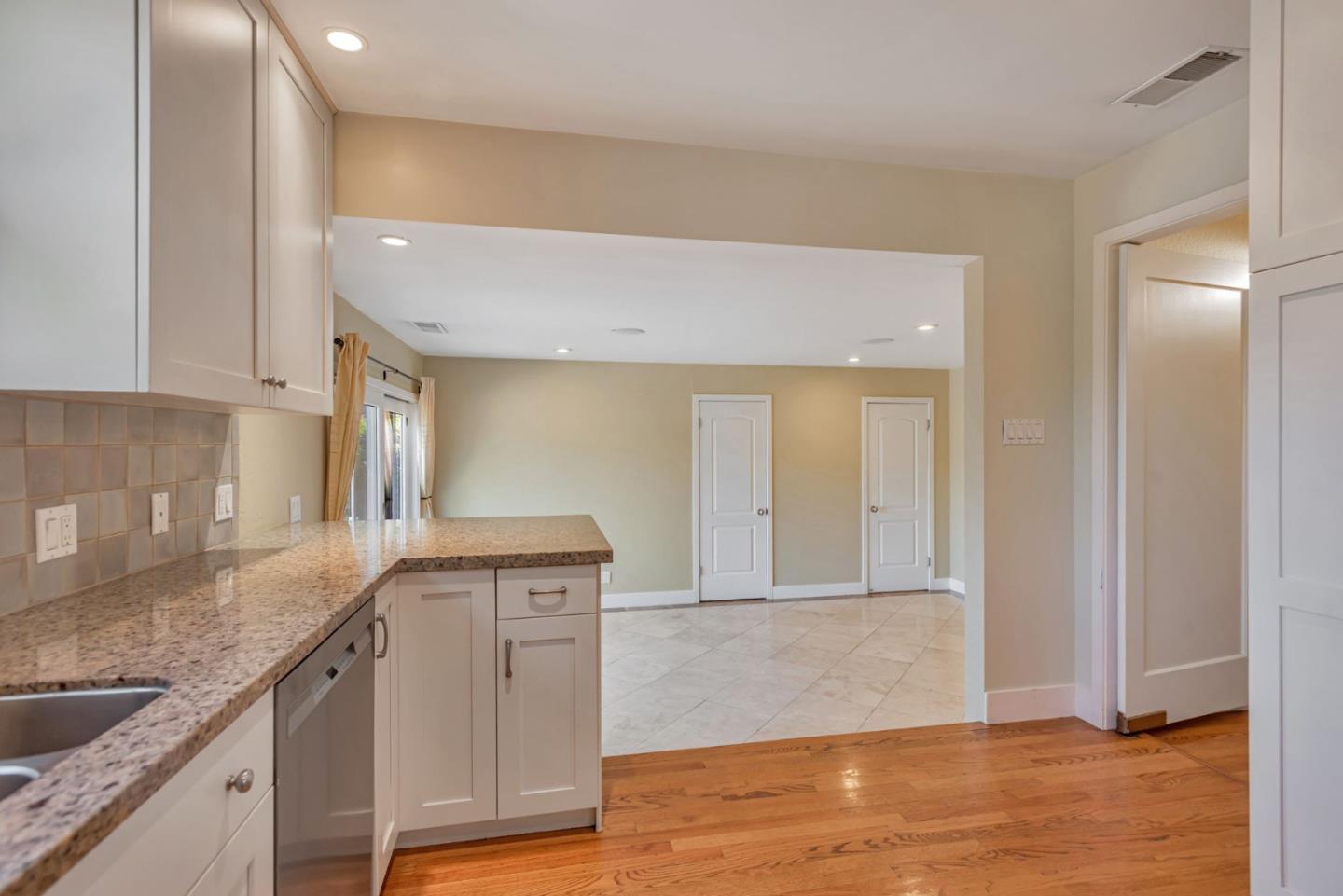 Detail Gallery Image 8 of 36 For 312 23rd Ave, San Mateo,  CA 94403 - 3 Beds | 3 Baths