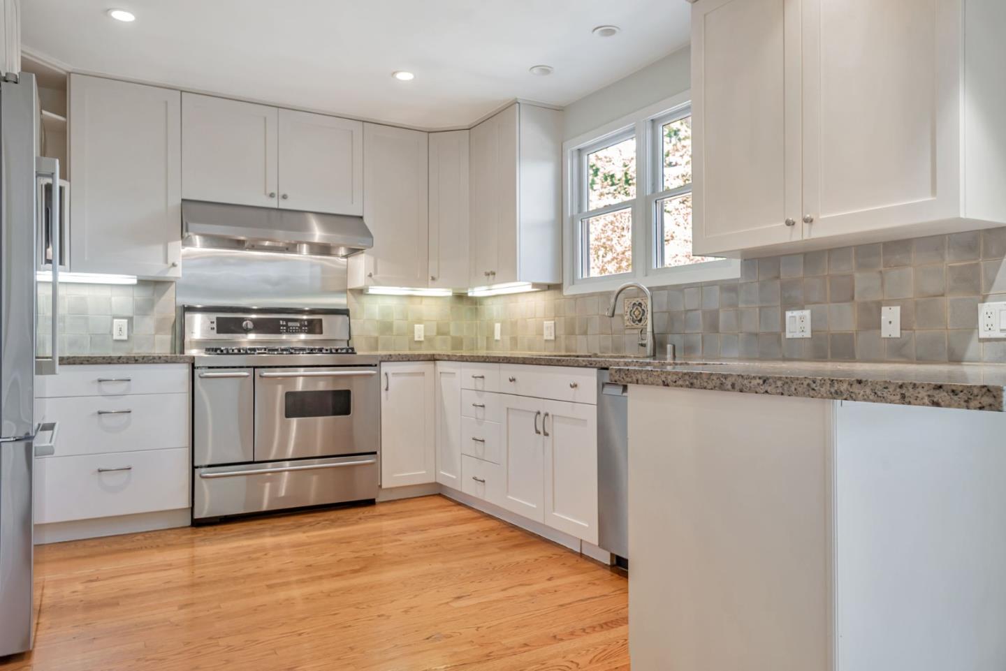 Detail Gallery Image 9 of 36 For 312 23rd Ave, San Mateo,  CA 94403 - 3 Beds | 3 Baths